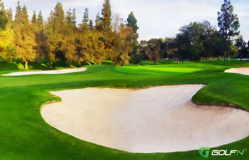Glendora Country Club in Glendora, California — public, 18-hole golf course, designed by Robert Trent Jones, Sr. (1967)