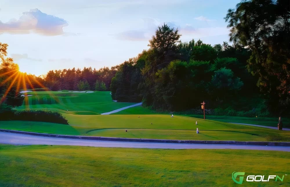 Thompson - Oakdale Golf & Country Club in Toronto,, Ontario — private, 27-hole golf course, designed by Stanley Thompson (1926)
