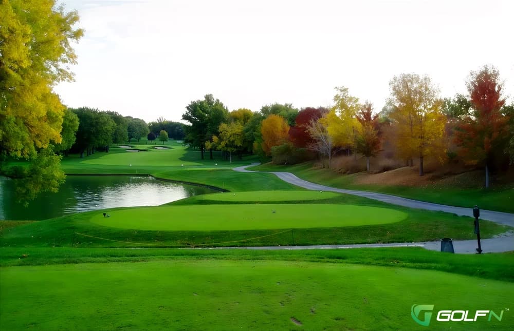 Oak Hills Country Club in Omaha, Nebraska — private, 18-hole golf course, designed by Robert Popp (1967)