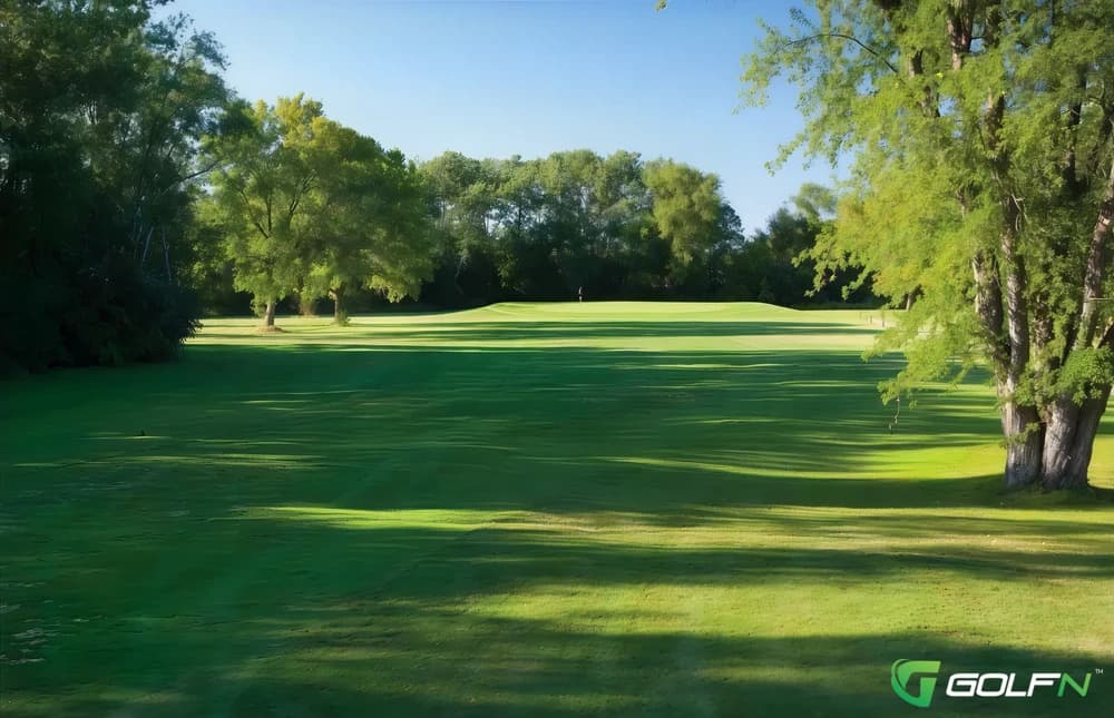 White - Coachmans Golf Resort in Edgerton, Wisconsin — resort, 9-hole golf course, designed by R.C. Greaves (1990)