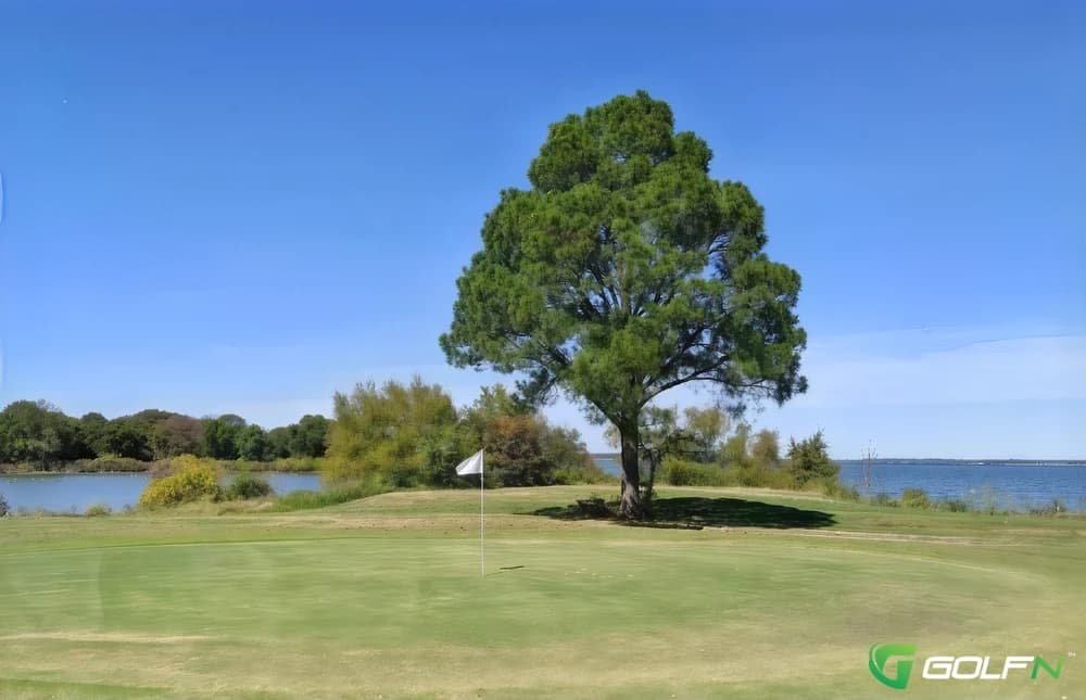 Tawakoni Golf Course in Quinlan, Texas — semi-private, 18-hole golf course, designed by John & Bill Lively