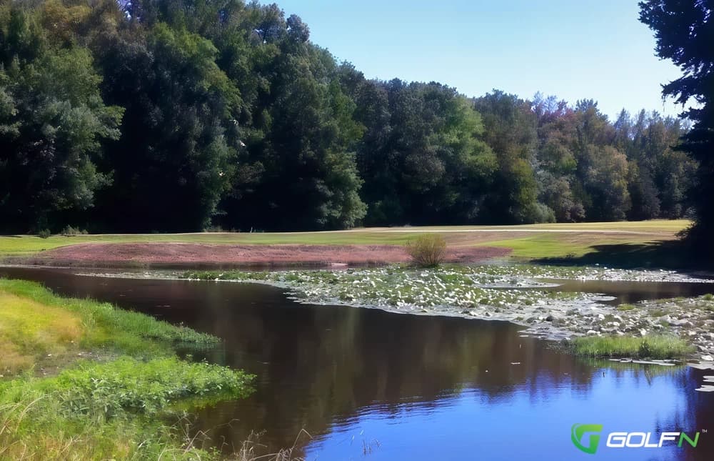Riverland Country Club in Heber Springs, Arkansas — 9-hole golf course
