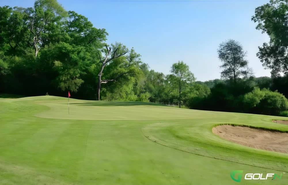 Chalet Hills Golf Club in Cary, Illinois — public, 18-hole golf course, designed by Ken Killian