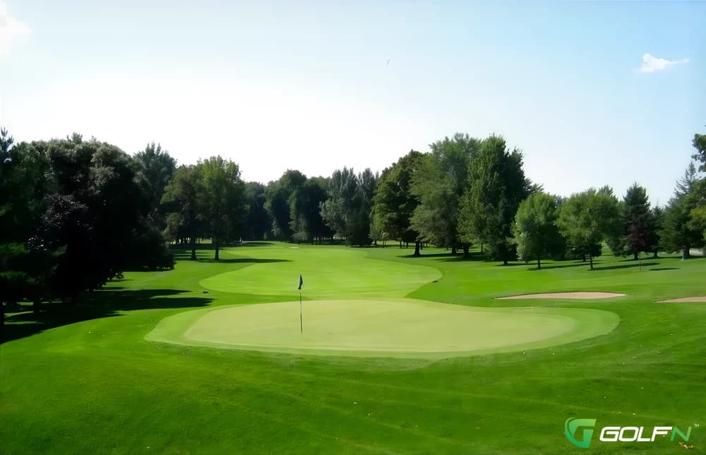 Twenty Valley Golf & Country Club in Vineland, Ontario — semi-private, 18-hole golf course, designed by C. E. Robbie Robinson (1960)