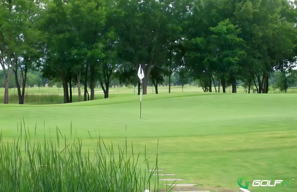Oeste Ranch Golf Club in Weatherford, Texas — semi-private, 18-hole golf course, designed by Steve Mrak (2002)