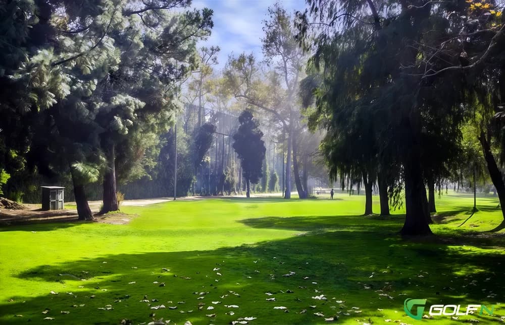 Los Feliz Golf Course in Los Angeles, California — public, 9-hole golf course