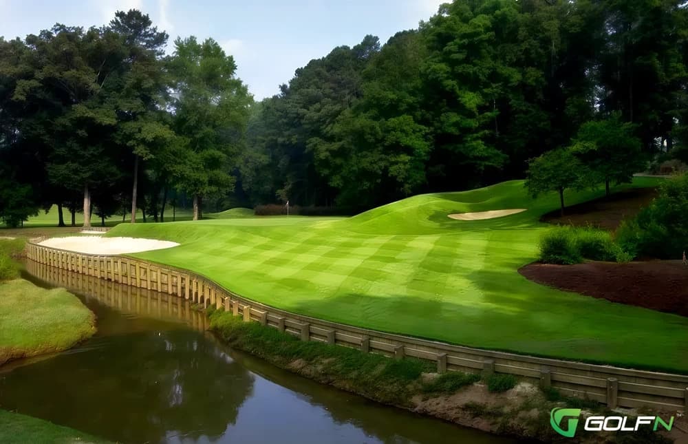 Hawthorn Woods Country Club in Hawthorn Woods, Illinois — private, 18-hole golf course, designed by P. B. Dye (1987)