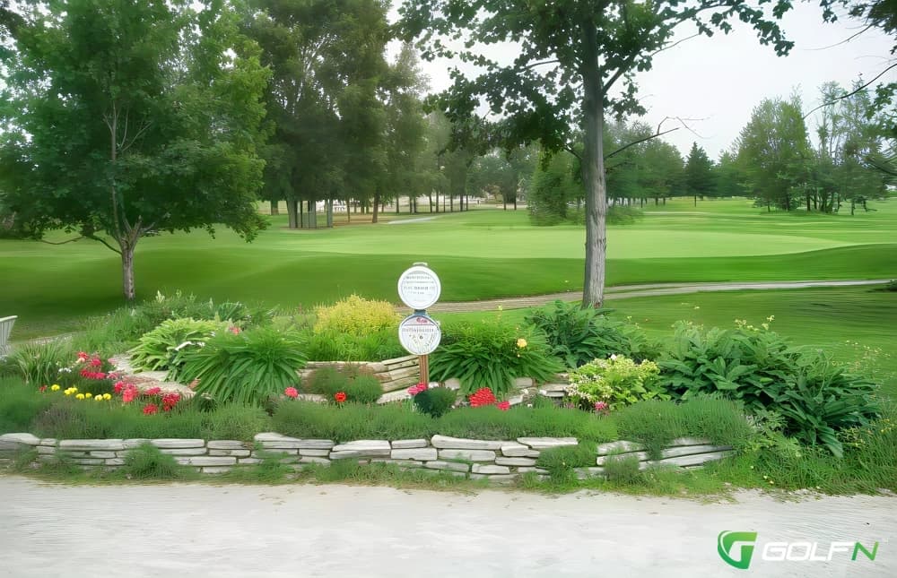 Club De Golf L'Oiselet D'Amos in Amos, Quebec — public, 18-hole golf course