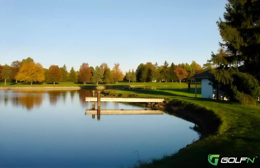 Royal Crest Golf Club in Columbia Station, Ohio — public, 18-hole golf course, designed by William Burdick