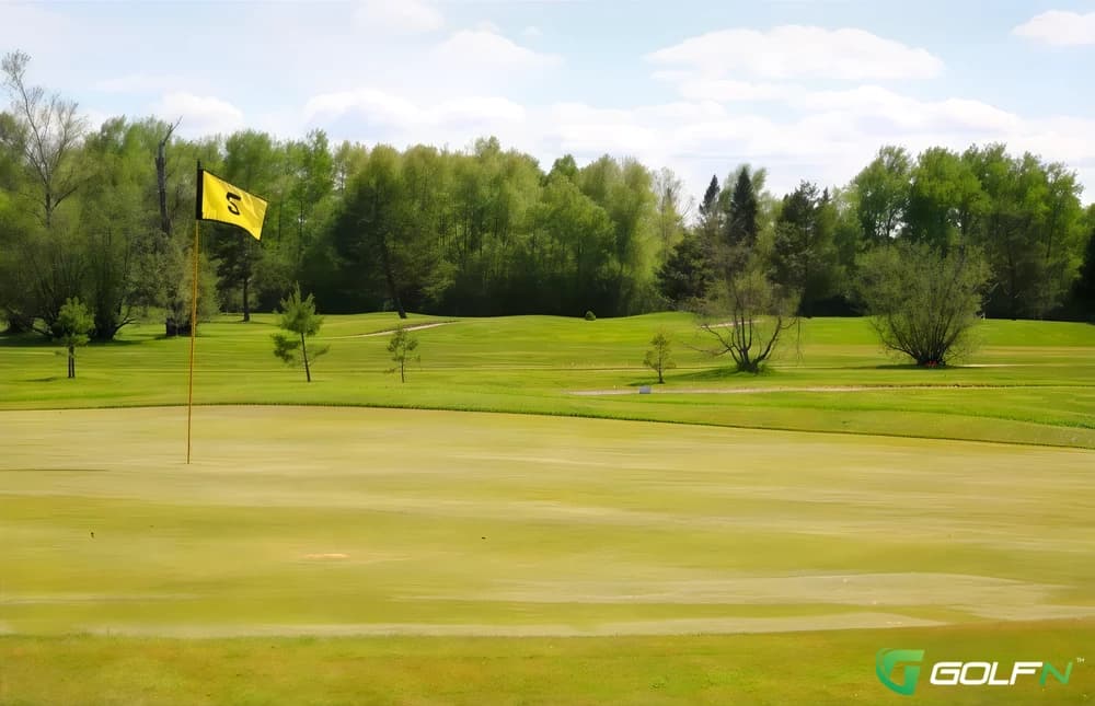 Sault Sainte Marie Country Club in Sault Sainte Marie, Michigan — public, 18-hole golf course, designed by Jerry Matthews (1985)