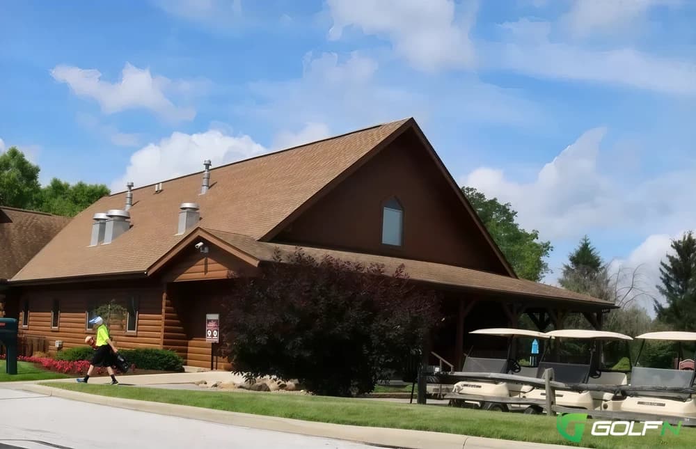 Yellow - Meadowood Golf Course in Westlake, Ohio — public, 9-hole golf course