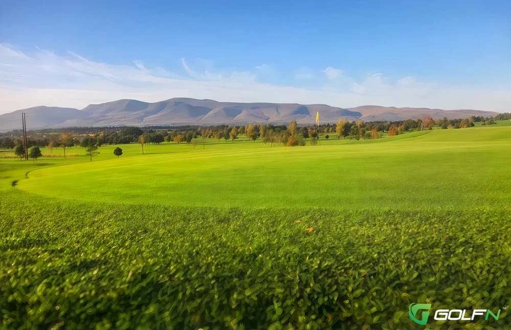 Maine Valley Members Golf Club in Killorglin, Kerry โ public, 18-hole golf course, designed by Eddie Hackett (1992)