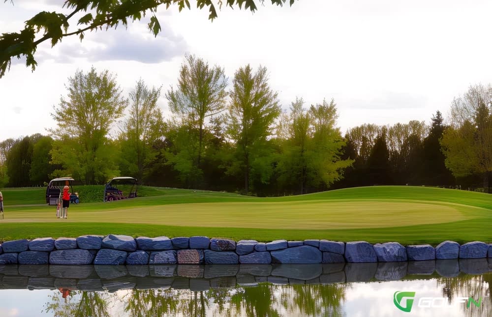 18 - La Providence Club De Golf in Saint-Hyacinthe, Quebec — semi-private, 18-hole golf course