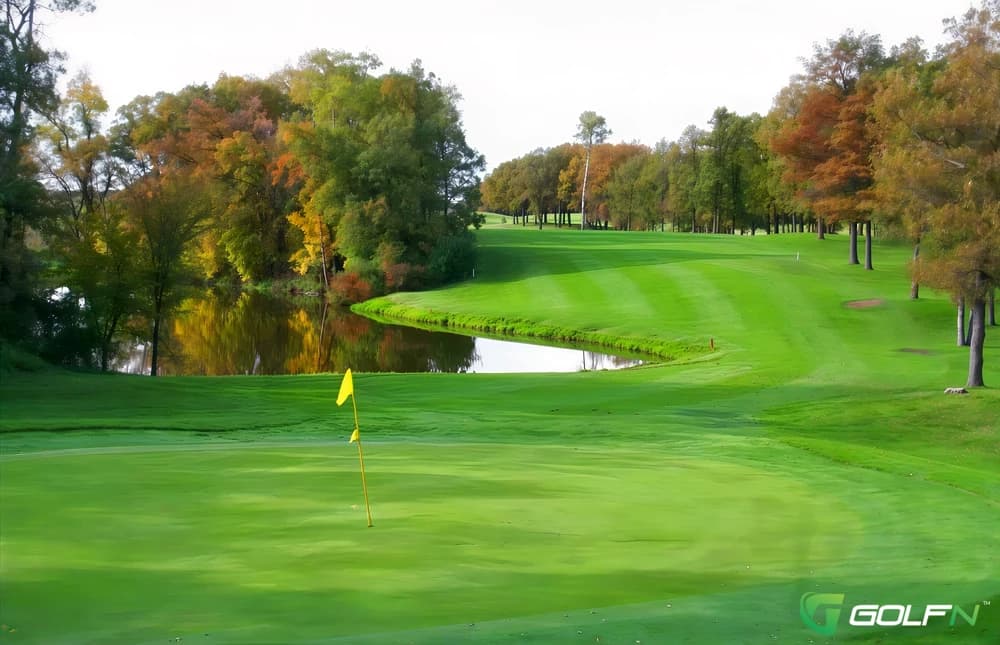 Forest Hills Rv & Golf Resort in Detroit Lakes, Minnesota — resort, 18-hole golf course, designed by Boy Hoyt