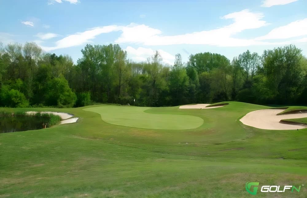 Harry L. Jones Sr. Golf Course in Charlotte, North Carolina — public, 18-hole golf course, designed by Dr. Michael Hurdzan