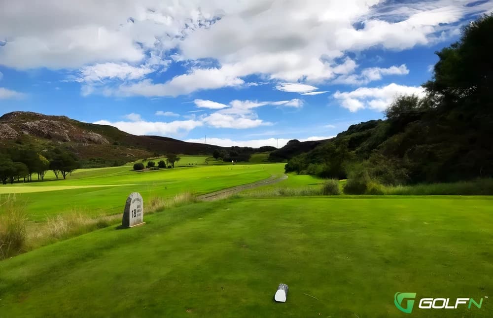 Howth Golf Club in Dublin 13, Cork โ public, 18-hole golf course, designed by James Braid (1929)