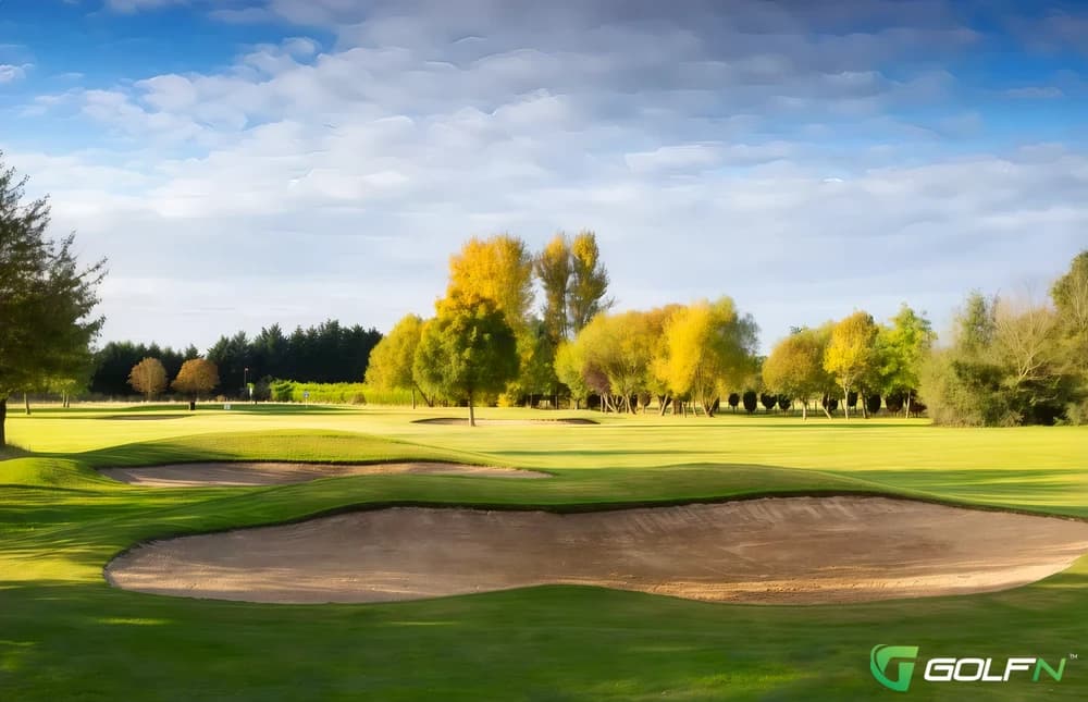 Blue - Wexham Park Golf Course in Slough, England — semi-private, 18-hole golf course