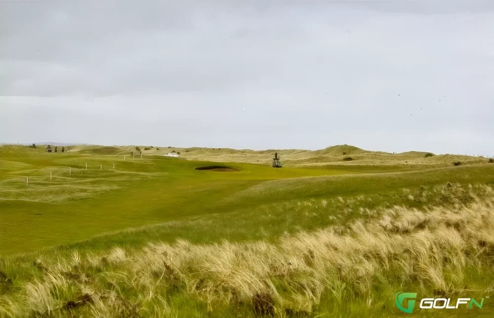 County Louth Golf Club in Drogheda, Louth โ public, 18-hole golf course, designed by Tom Simpson (1938)