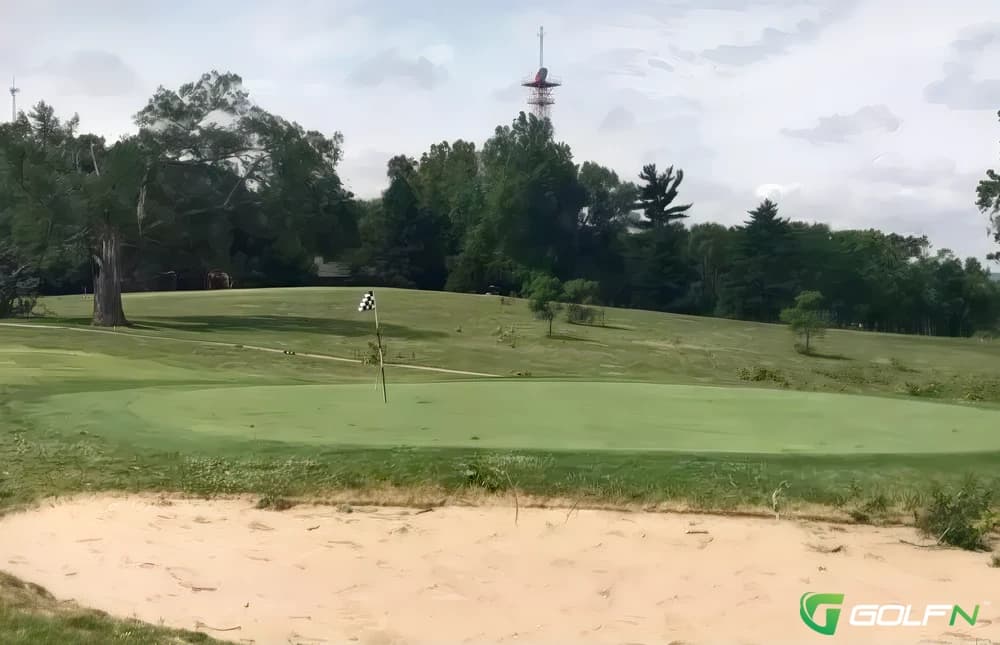 Vandalia Country Club in Vandalia, Illinois — private, 9-hole golf course