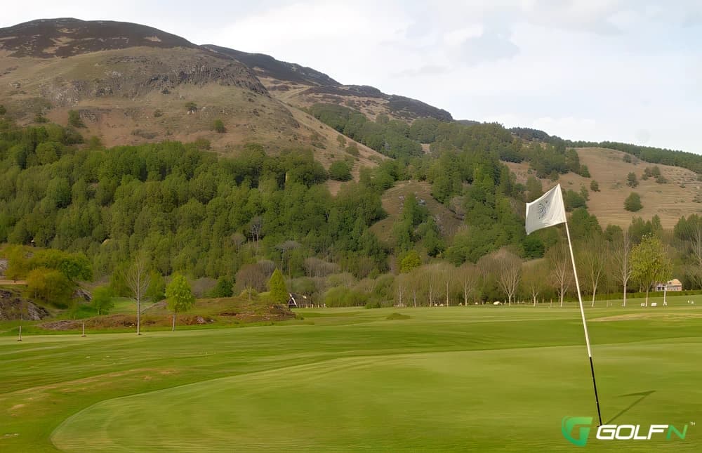 Mardyke Valley Golf Club in South Ockendon, England — semi-private, 18-hole golf course