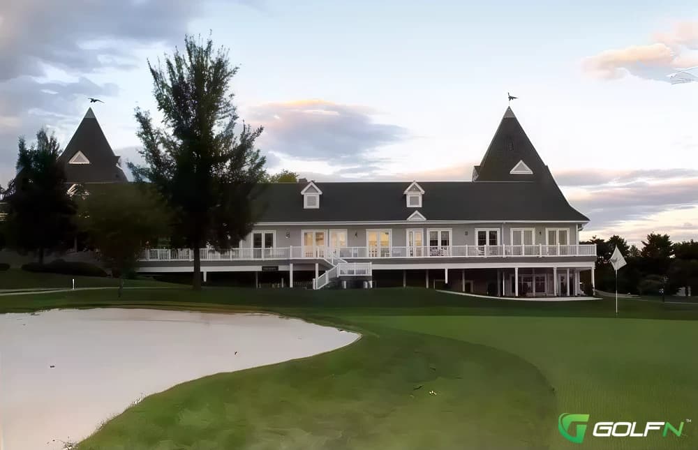 Springfield Country Club in Springfield, Pennsylvania — public, 18-hole golf course, designed by number one handicaped hole. Talk about lack of thought when building