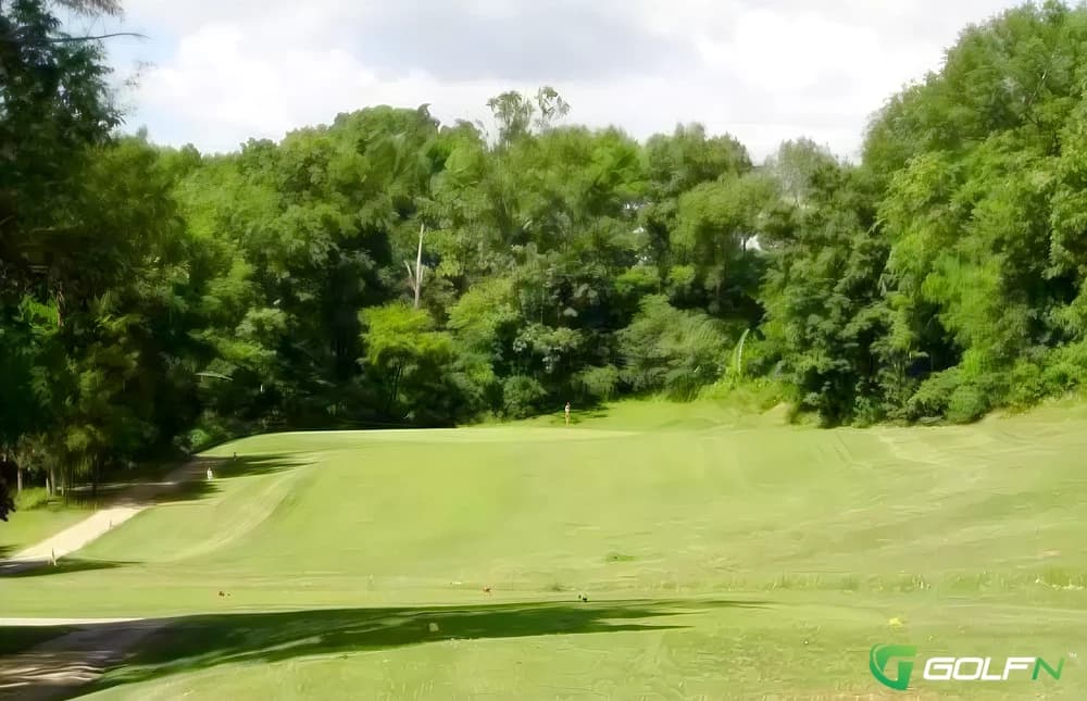 Long Run Golf Course in Noreville, Kentucky — public, 18-hole golf course