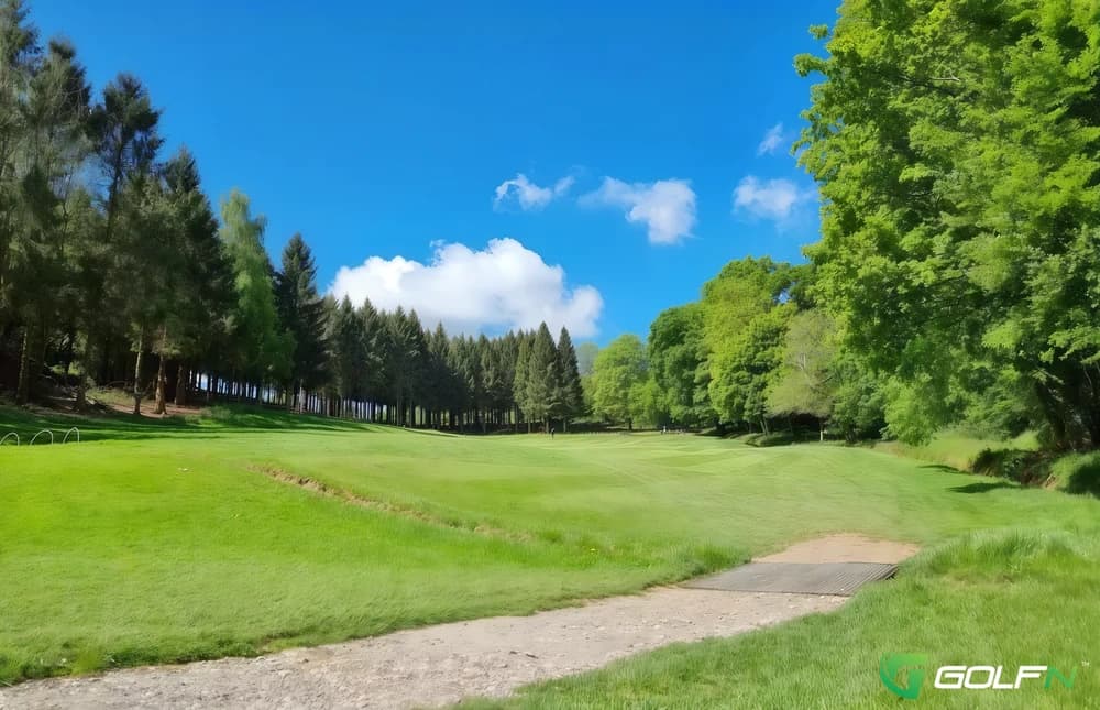 Gloucester Golf Club in Robinswood Hill, England — semi-private, 18-hole golf course