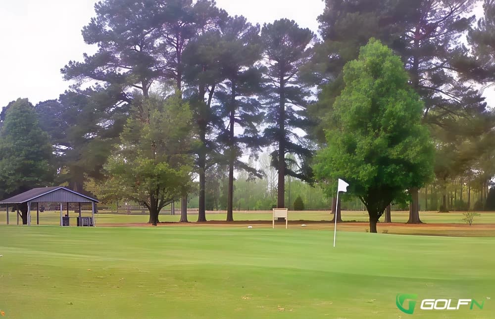 Grenada Country Club in Grenada, Mississippi — private, 18-hole golf course
