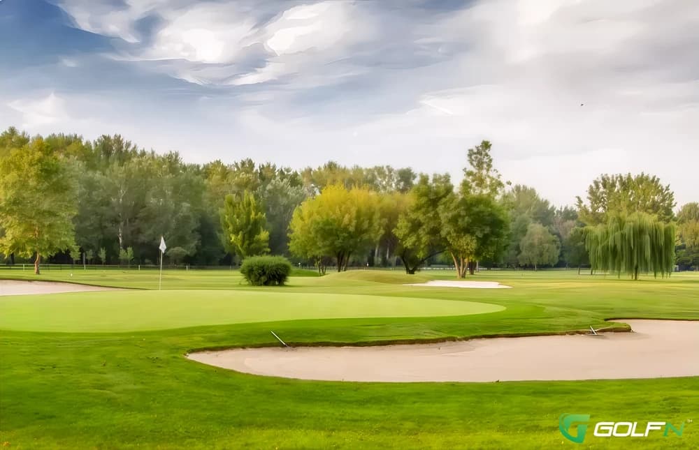 Parkshore Golf Club in Brampton, Ontario — semi-private, 9-hole golf course