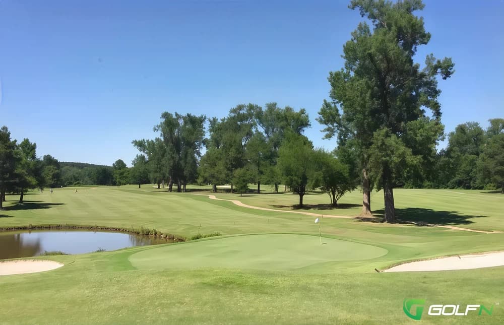 Executive - Rebsamen Park Golf Course in Little Rock, Arkansas — public, 27-hole golf course, designed by Tom Clark (2000)
