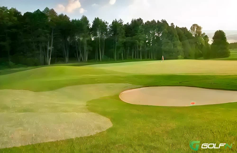 Stonehenge Golf Club in Bowmanville, Ontario — public, 9-hole golf course