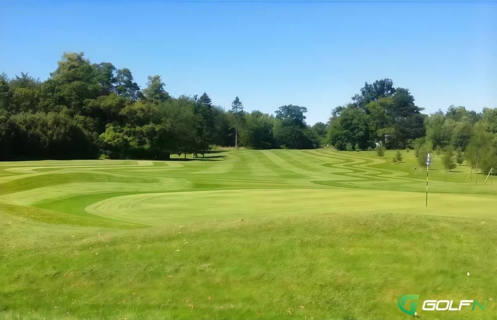 Pavenham Park Golf Club in Bedford, England — semi-private, 18-hole golf course