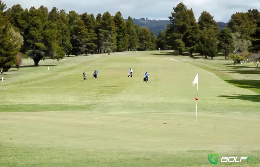Coolamatong Country Club in Berridale, New South Wales β public, 18-hole golf course
