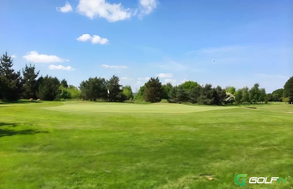 Ashburton Golf Club in Ashburton, Canterbury β public, 18-hole golf course, designed by James Braid (1905)
