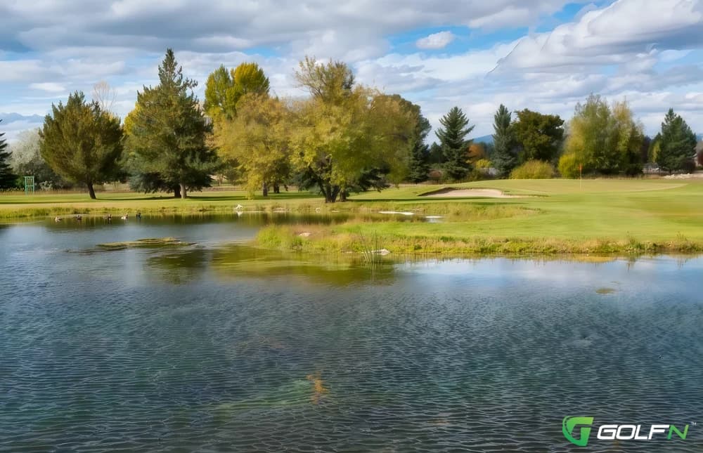 Par 3 - Fox Ridge Golf Course in Helena, Montana — public, 36-hole golf course, designed by Rodney Myers