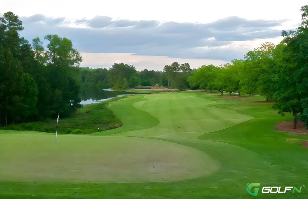 The Woodcreek Club in Elgin, South Carolina — private, 18-hole golf course, designed by Tom Fazio (1997)