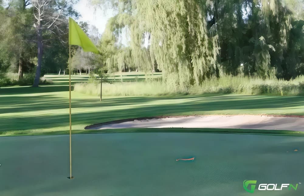 Harbour View Golf And Country Club in Gilford, Ontario — semi-private, 18-hole golf course