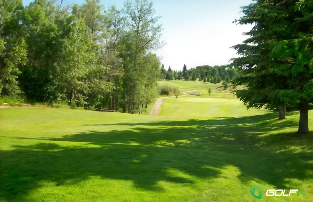 York Country Club in York, Nebraska — semi-private, 18-hole golf course