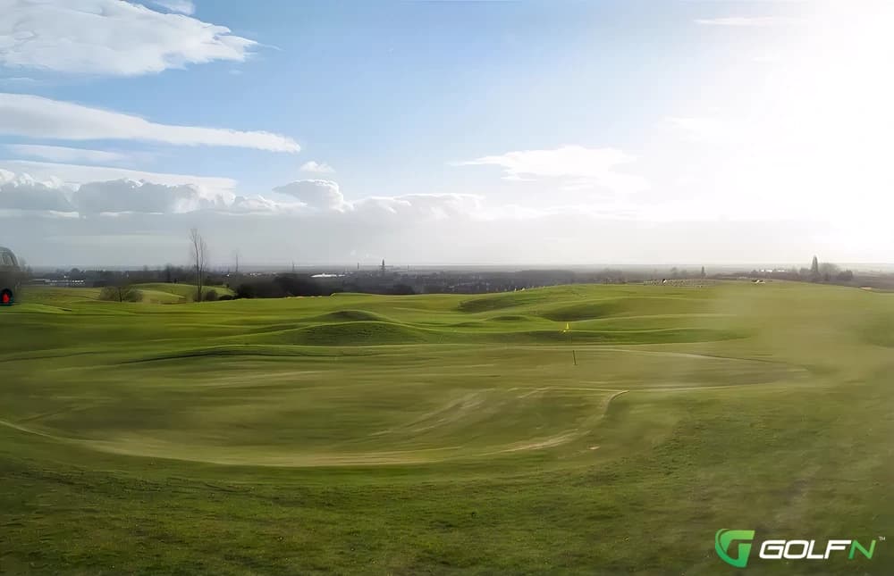 Hart Common Golf Club in Westhoughton, England — semi-private, 18-hole golf course, designed by Simon Gidman (1995)