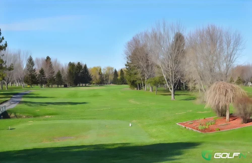 Riviere Rouge Club De Golf in Coteau-du-Lac, Quebec — semi-private, 18-hole golf course