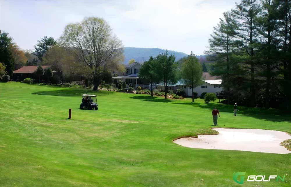 Linville Land Harbor Golf Club in Linville, North Carolina — semi-private, 18-hole golf course, designed by Tom Jackson