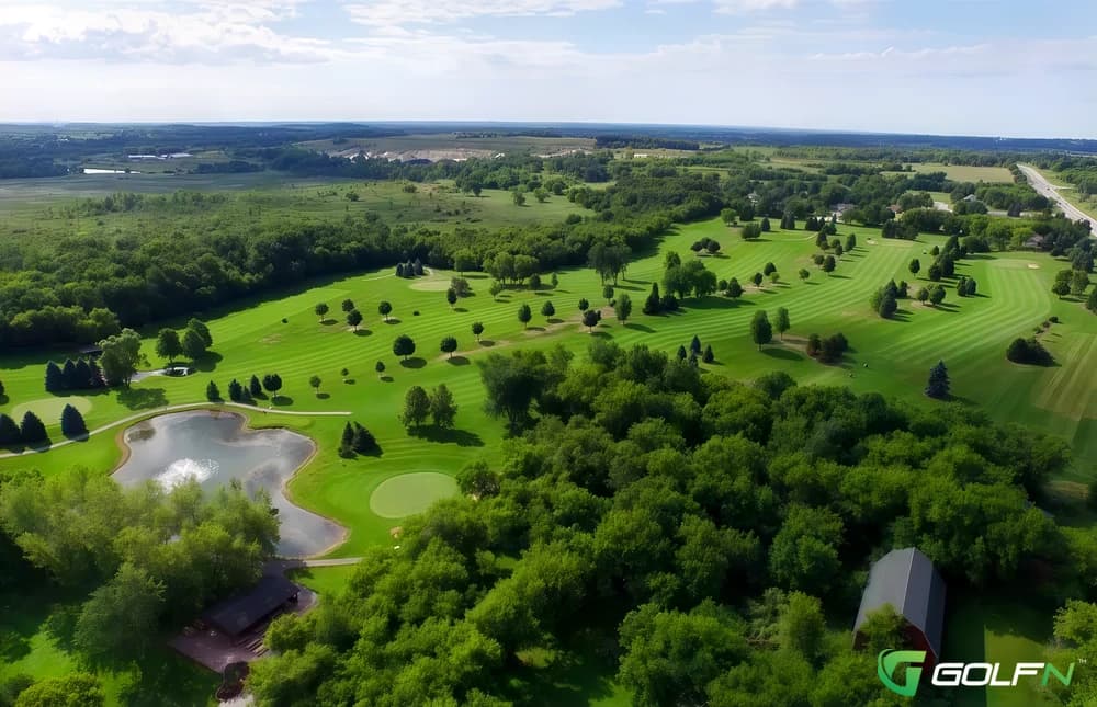 Songbird Hills Golf Club in Hartland, Wisconsin — public, 18-hole golf course, designed by Hal Hoffman