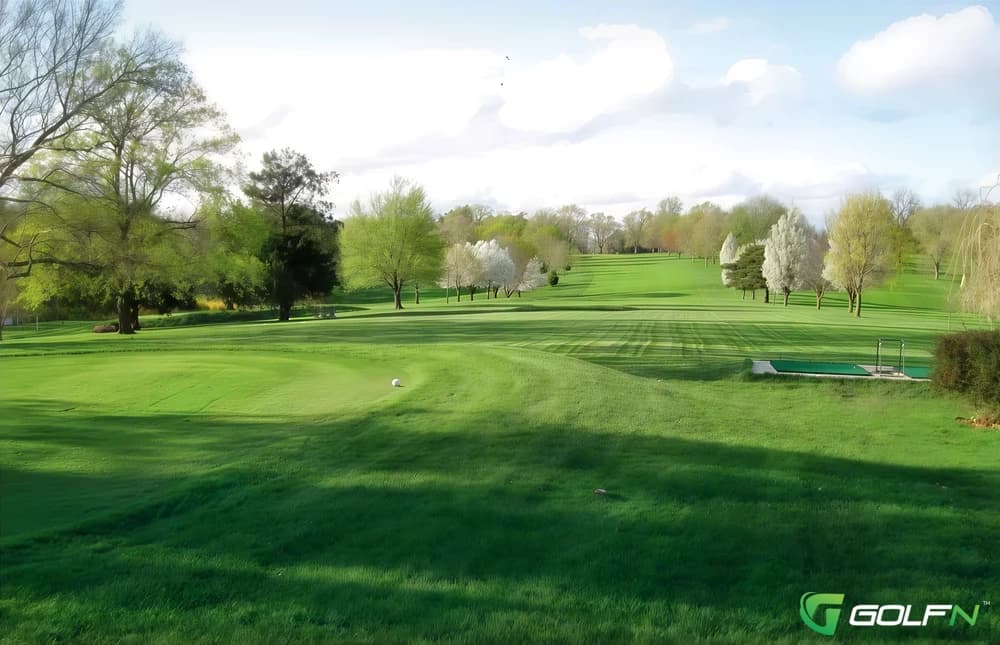 Snee Farm Country Club in Mount Pleasant, South Carolina — private, 18-hole golf course, designed by Tom Bendelow