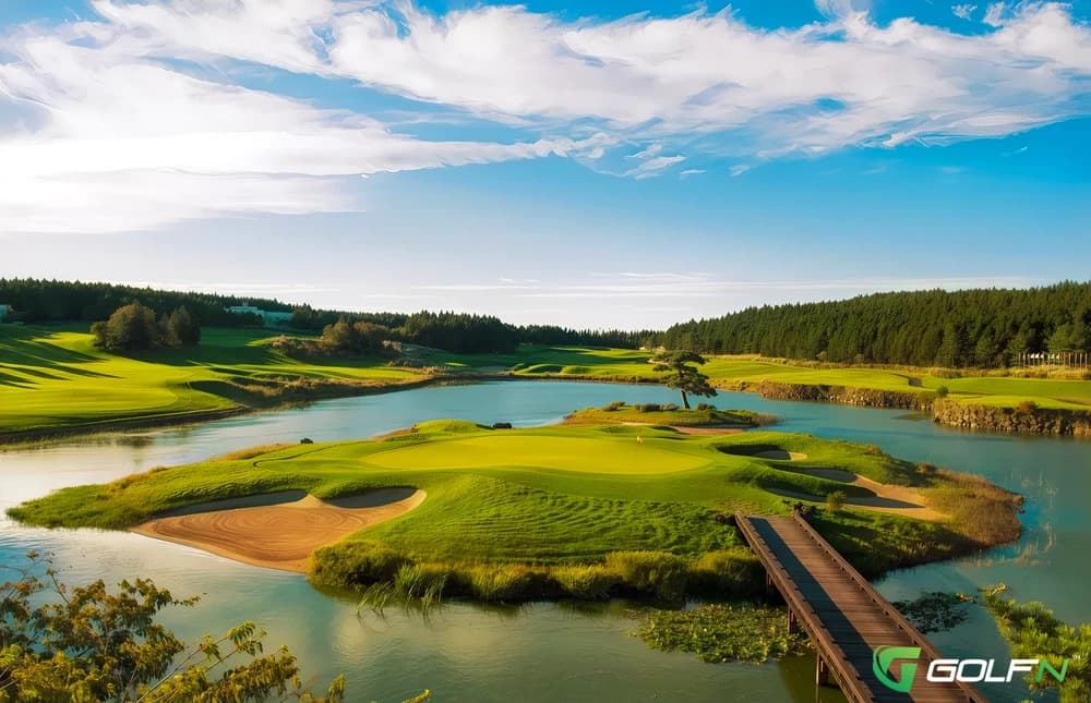 Creek & Highland - Nine Bridges Golf Club in Seogwipo-si, Jejudo — private, 18-hole golf course, designed by David Dale (2001)