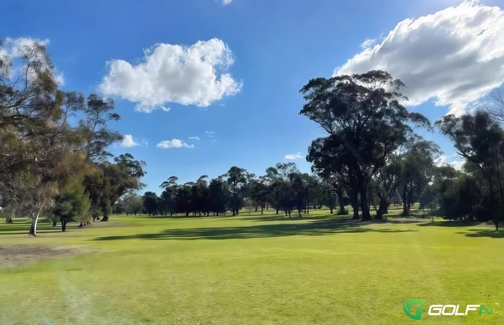 Coolamon Sport & Recreation Club in Coolamon, New South Wales β public, 18-hole golf course, designed by Prosper Ellis