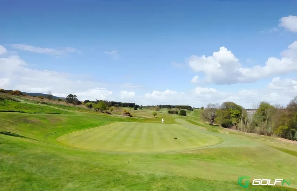 The Carrickmines Golf Club in Dublin 18, Dublin โ public, 18-hole golf course
