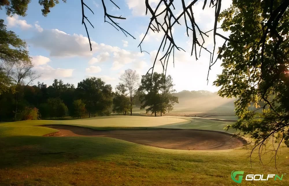 Oak Meadow Golf Club in Evansville, Indiana — private, 18-hole golf course, designed by Ken Killian (1977)