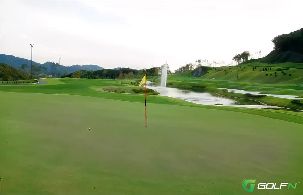 Minguk-Jayuro Country Club in Baekhak-myeon, Gyeonggido β public, 9-hole golf course