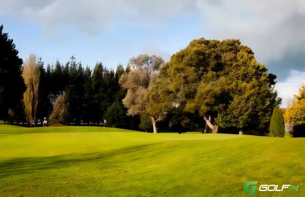 Horsham Downs Golf Club in Hamilton, Waikato β public, 18-hole golf course