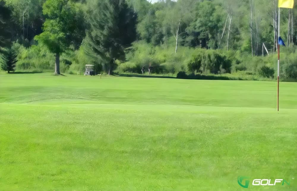 Thurso Club De Golf in Thurso, Quebec — semi-private, 18-hole golf course